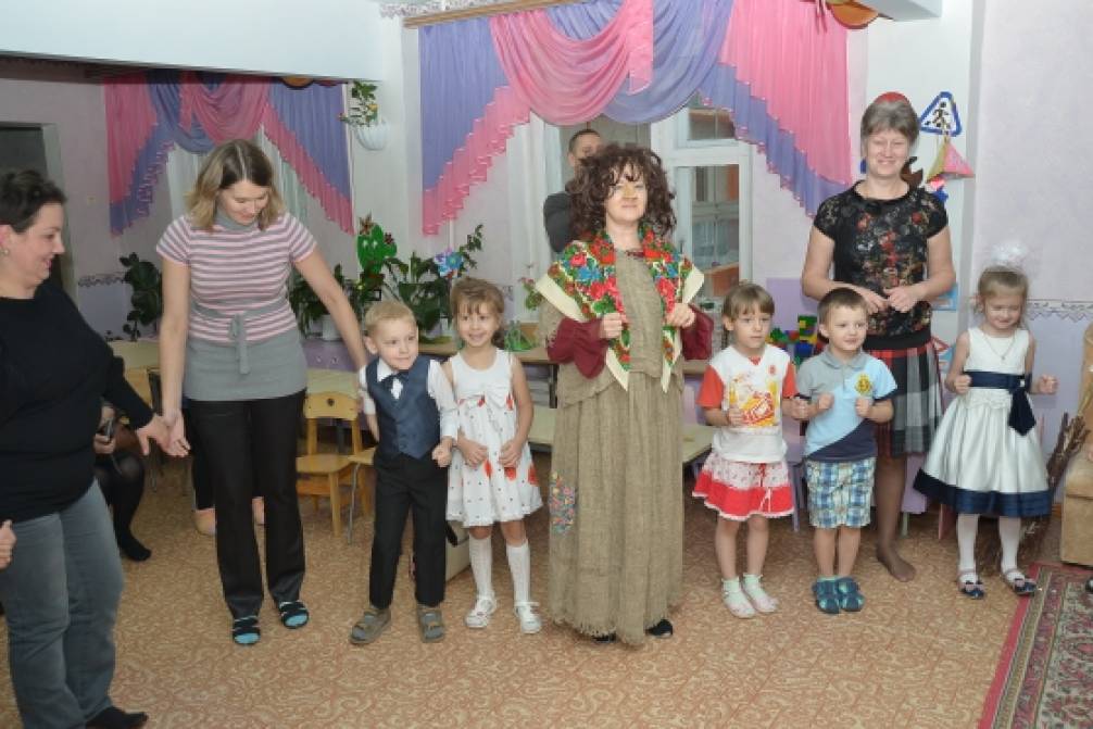 Сценарий дня именинника в старшей группе Сценарий дня именинника в старшей группе