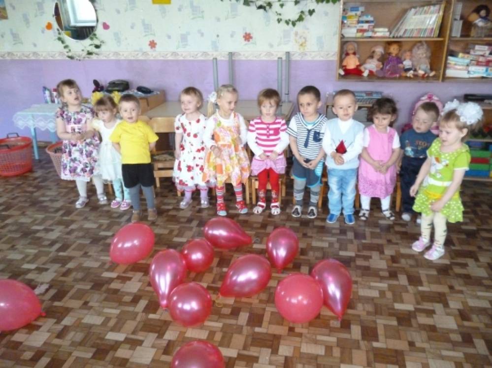 Детям кухня из картона Детям кухня из картона