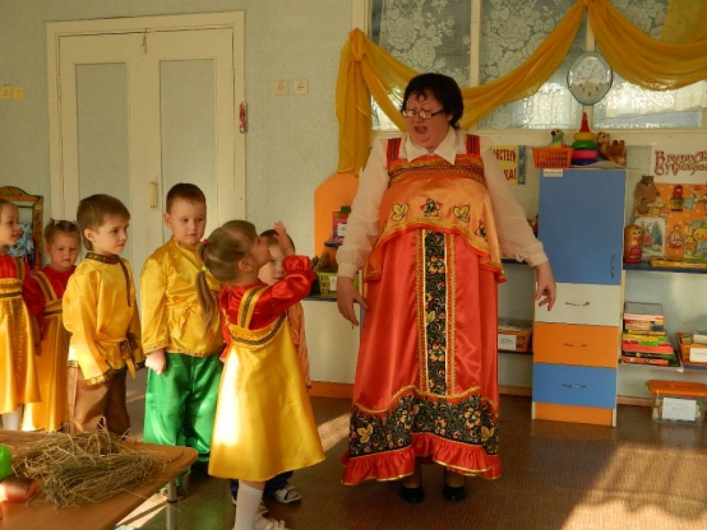 Досуг «Уж, как я мою коровушку люблю!» Фото Досуг «Уж, как я мою коровушку люблю!»
