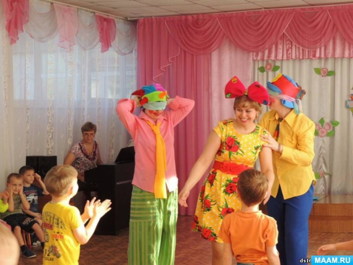 Сценарий детского утренника в младшей группе Сценарий детского утренника в младшей группе