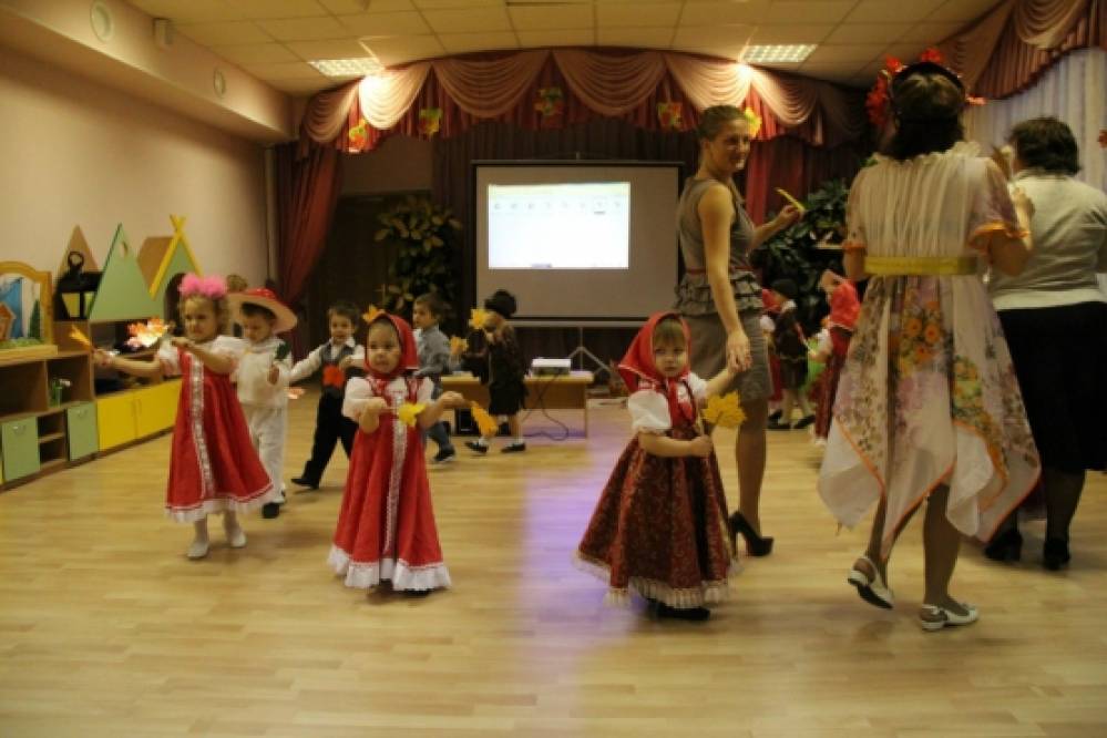 скачать песню осень очень хороша