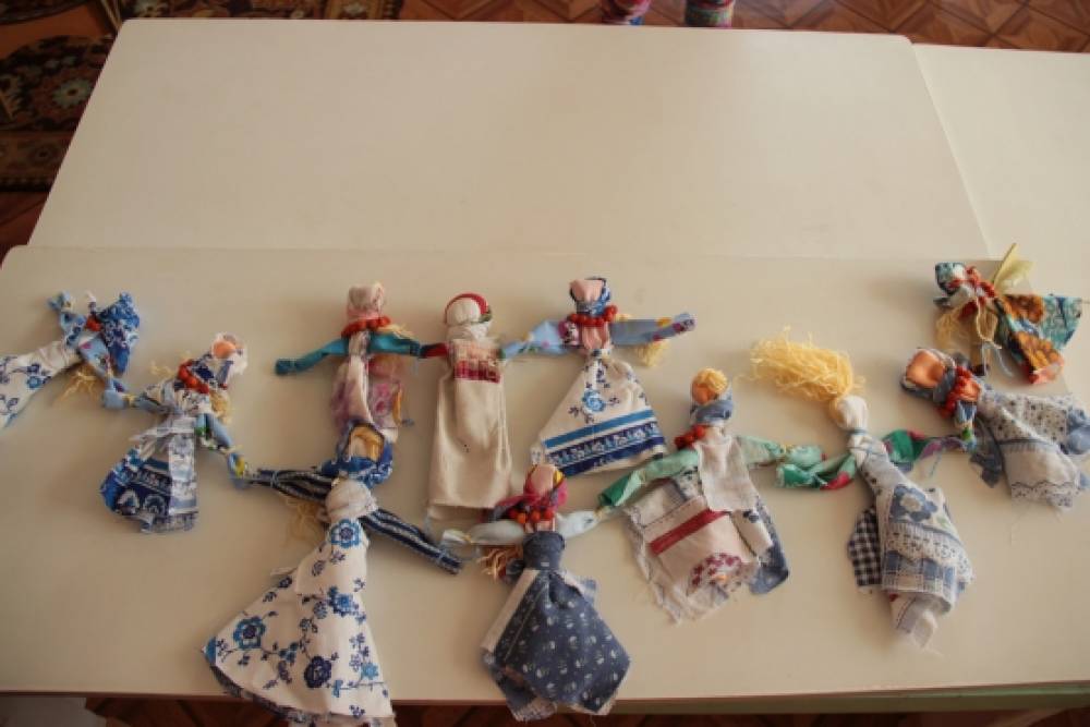 Изготовление кукол оберегов в детском саду