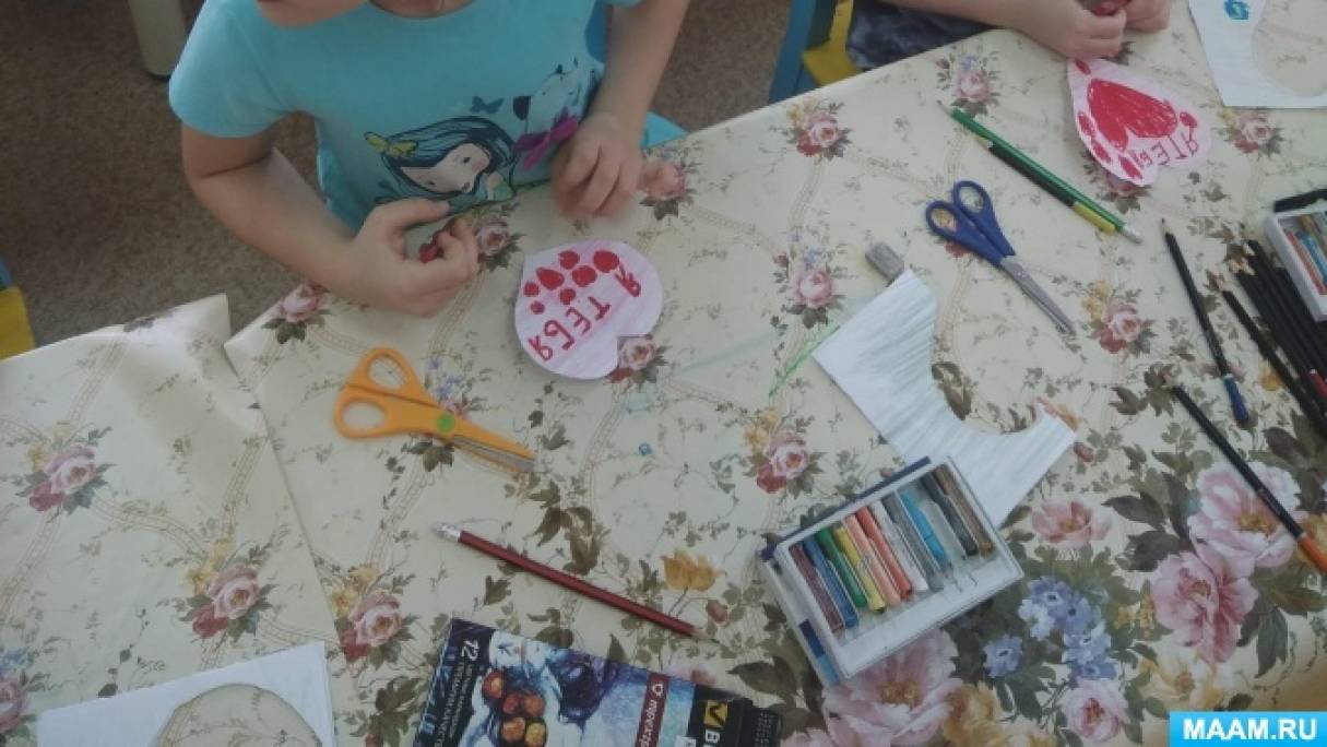 Фотоотчет занятия по прикладному творчеству к 14 февраля