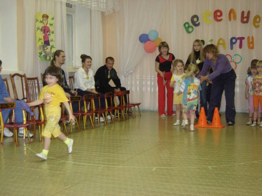 Сценарий с героями в детском саду Сценарий с героями в детском саду