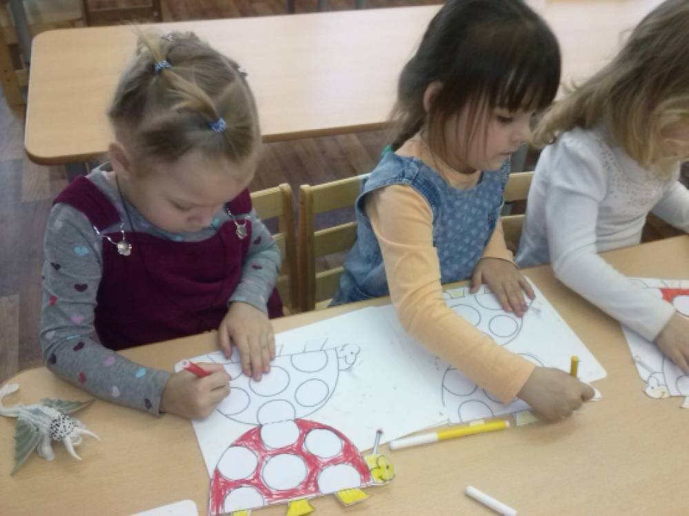 Пластилинография «Божья коровка»