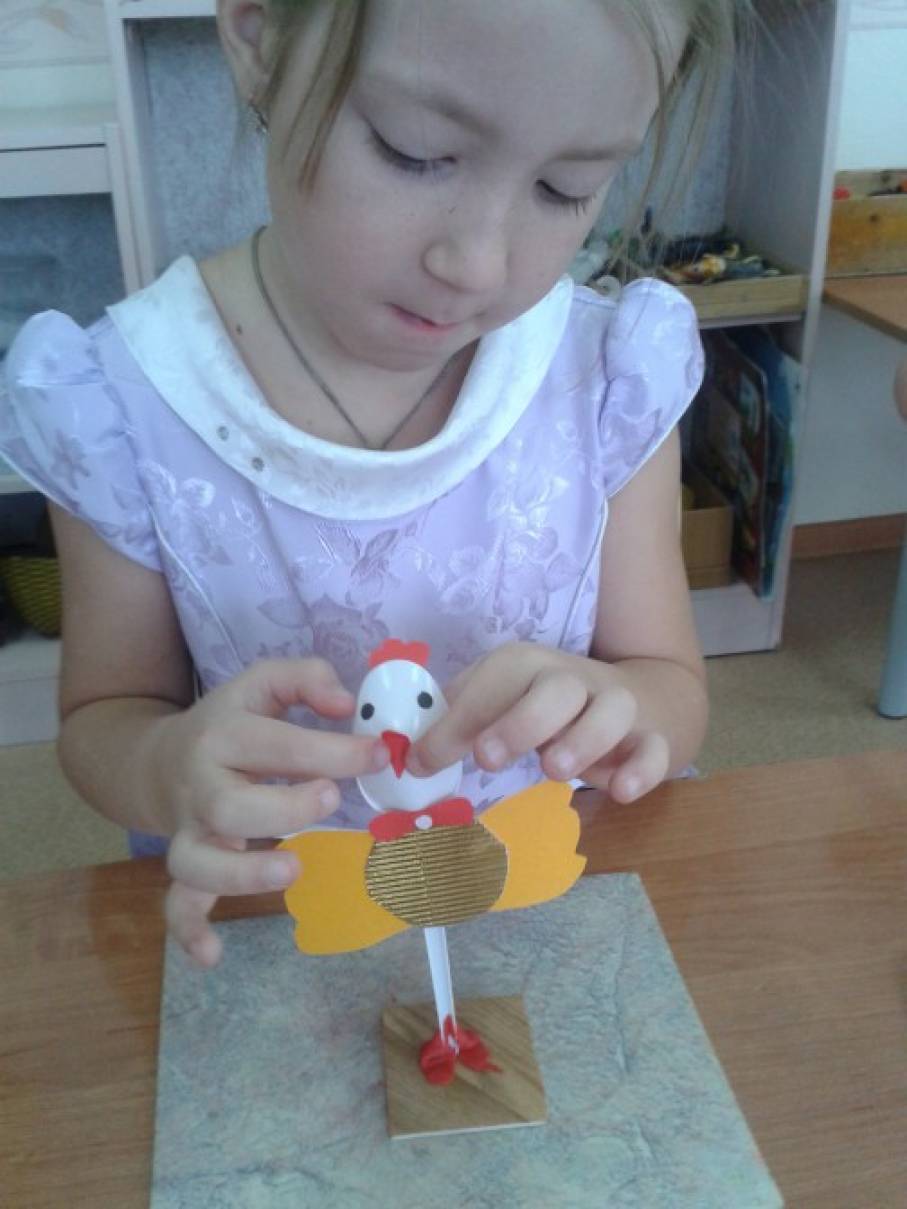 Поделка из пластиковой ложки «Петушок» Фото Поделка из пластиковой ложки «Петушок»