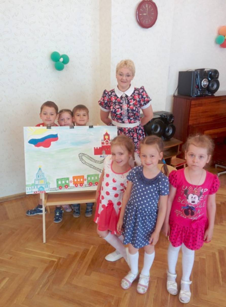 Спільна освітня діяльність до Дня Росії в старшій групі «Ми живемо в Росії!» Фото Совместная образовательная деятельность к Дню России в старшей группе «Мы живем в России!»
