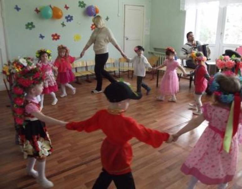 «Праздник птиц». Познавательно-развлекательный досуг с родителями и детьми в средней группе Фото «Праздник птиц». Познавательно-развлекательный досуг с родителями и детьми в средней группе