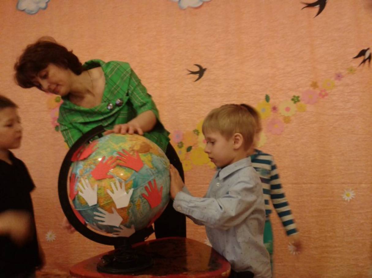 «Будемо жити в мирі та добрі на нашій рідній землі!» Конкурс читців для дітей старшого дошкільного віку. фото «Будем жить в мире и добре на нашей родной земле!» конкурс чтецов для детей старшего дошкольного возраста.