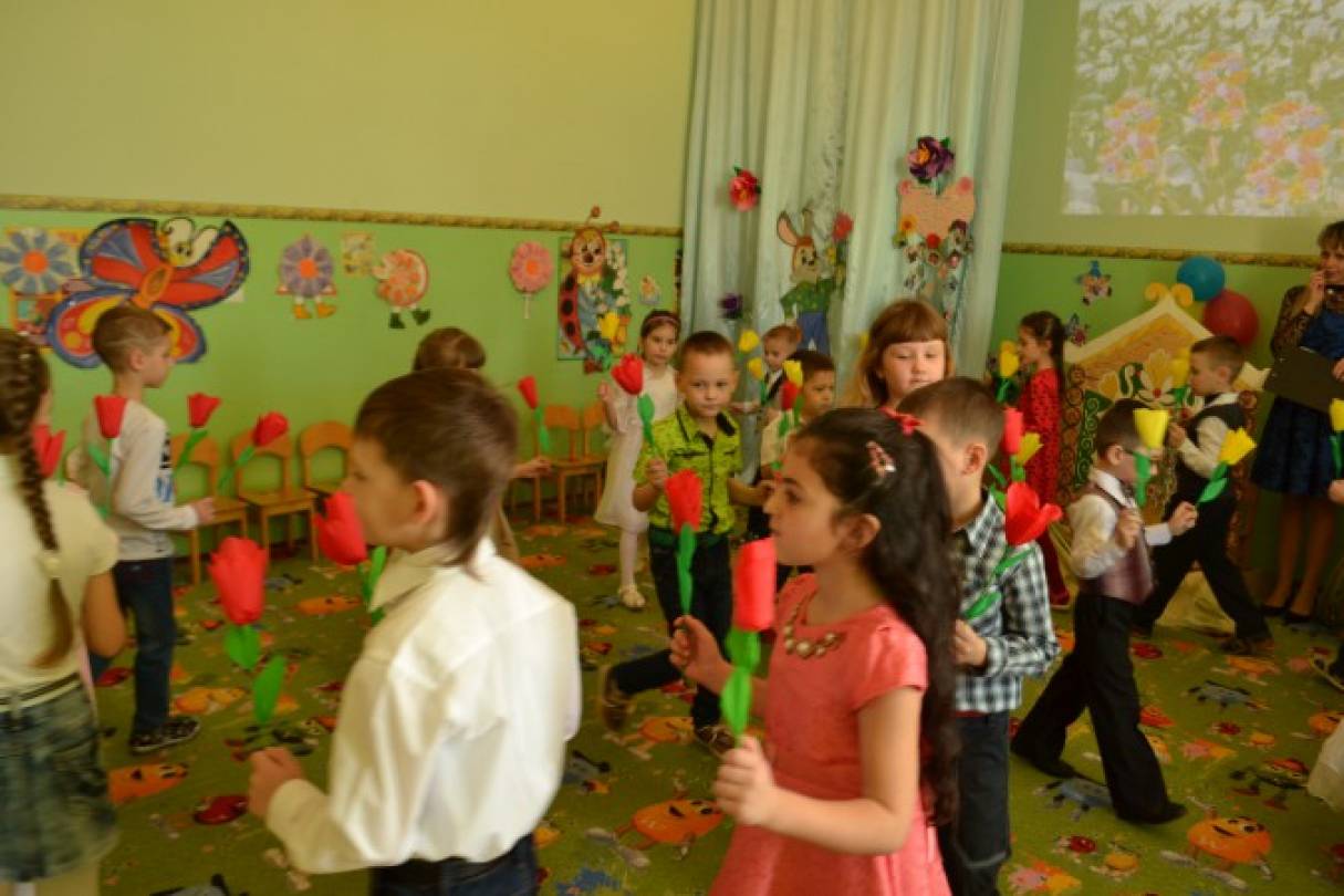 Скачать песню наступает праздник наших мам текст