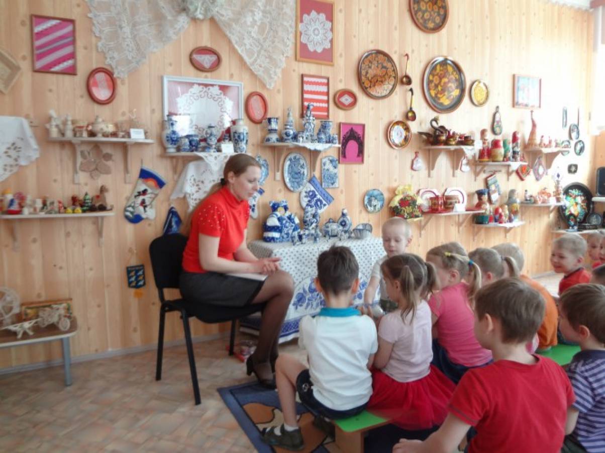 Музей як засіб залучення дітей до цінностей народної культури Фото Музей как средство приобщения детей к ценностям народной культуры