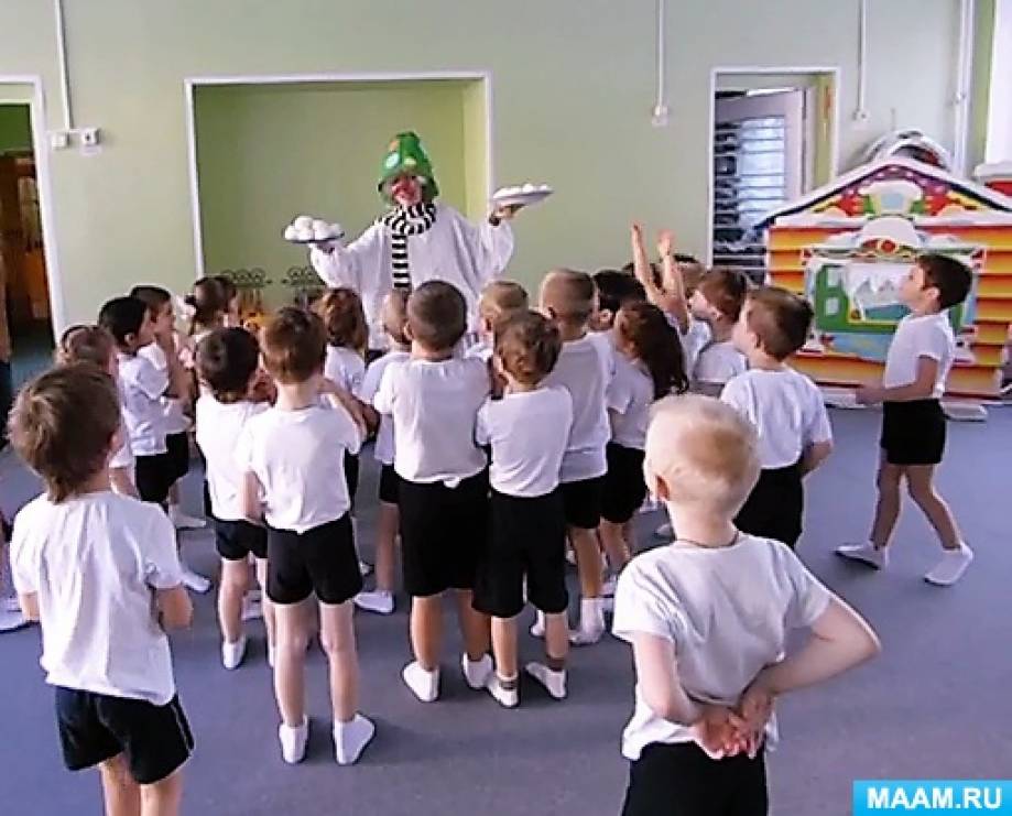 Новогодний праздник в младшей группе сценарий Новогодний праздник в младшей группе сценарий