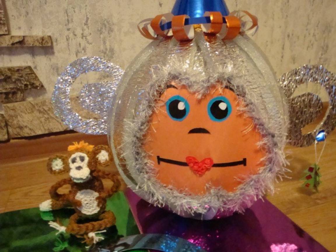 Новогодняя игрушка обезьяна из бросового материала Новогодняя игрушка обезьяна из бросового материала
