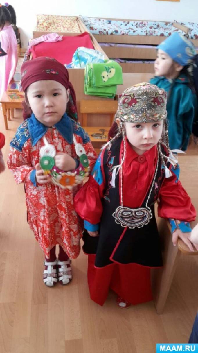 Хакасские женские современные костюмы