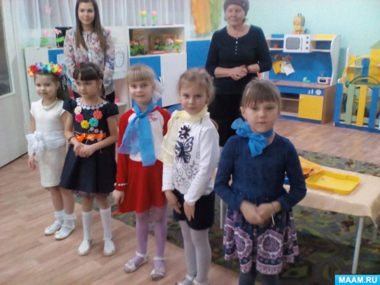 Сценарий праздника «День матери» в подготовительной группе с импровизацией сказки Фото Сценарий праздника «День матери» в подготовительной группе с импровизацией сказки