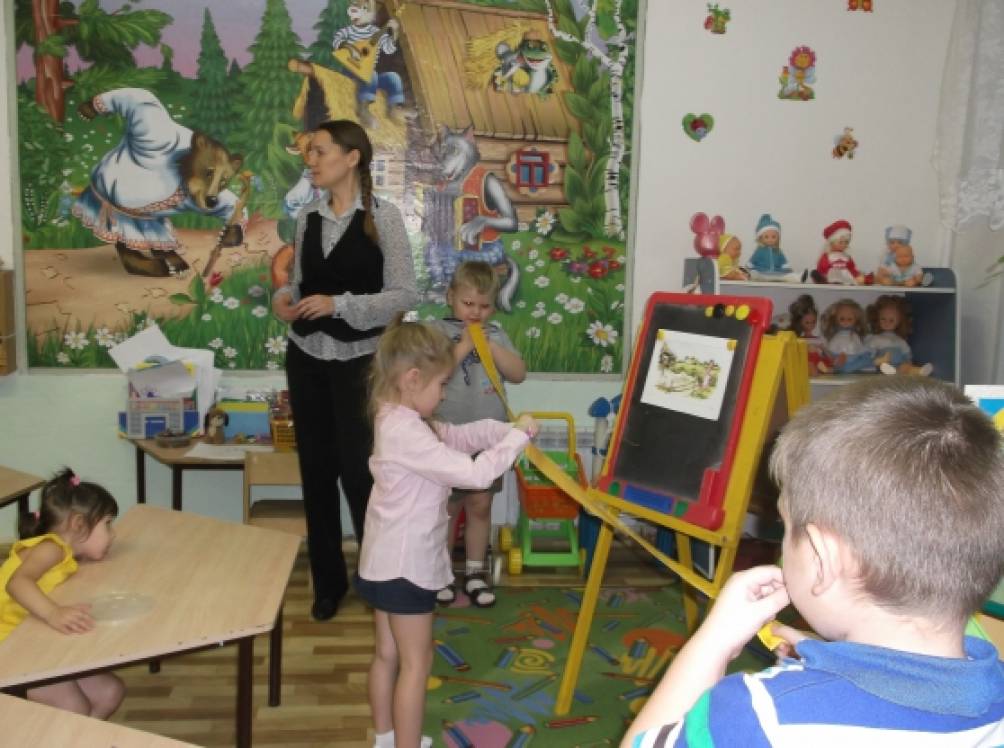 Логопедический досуг для детей старшего дошкольного возраста «С прищепками играем — речь развиваем!» Фото Логопедический досуг для детей старшего дошкольного возраста «С прищепками играем — речь развиваем!»