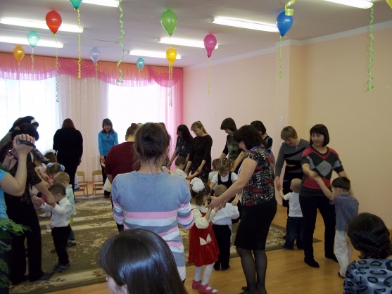«Мамочка любимая, мамочка родная» — развлечение с родителями на 8 марта. Фото «Мамочка любимая, мамочка родная» — развлечение с родителями на 8 марта.