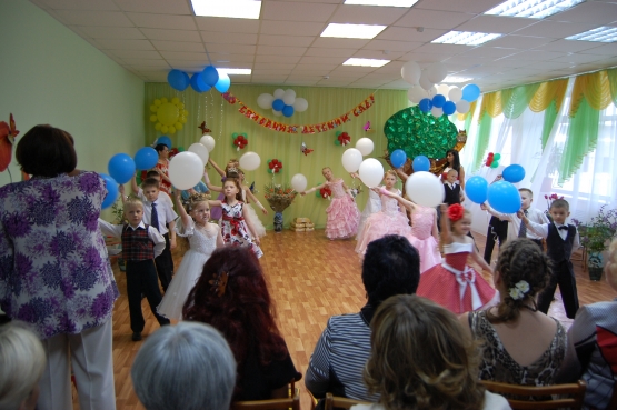 Випускне свято «Подорож по Лукомор'я». фото Выпускной праздник «Путешествие по лукоморью».