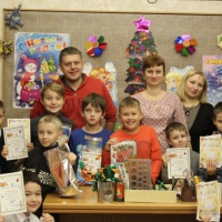 Конспект новогоднего мастер-класса с привлечением родителей по изготовлению новогодней поделки «Звезда-Снежинка» - фото №3