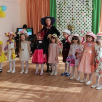 Сценарий праздника ко Дню 8 Марта в старшей группе «Мини-мисс — 2019»