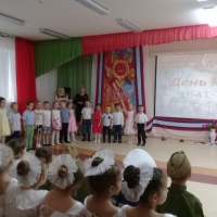 Фотоотчет о праздновании Дня Победы в детском саду и городском парке «30 лет Победы» - фото №5