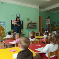 Конспект занятия по лепке в первой младшей группе «Мухомор» - фото №2