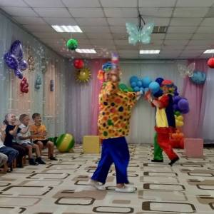 Фотоотчёт о развлечении в подготовительной группе «Веселинка и Шалун устраивают летний переполох»