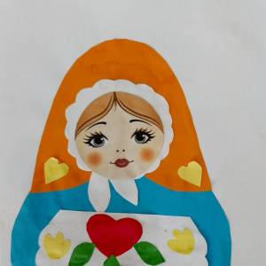 Детский мастер-класс по плоскостной аппликации «Матрешка ладная: яркая, нарядная» для дошкольников среднего возраста
