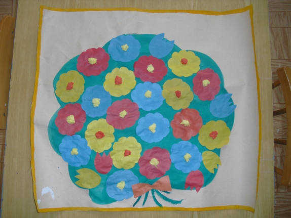 Коллективная работа коврик вторая младшая. Коллективная работа коврик вторая младшая. Аппликация весенний ковер. «осенний ковер» старшая групппа аппликация. Рисование коврик 2 младшая группа.