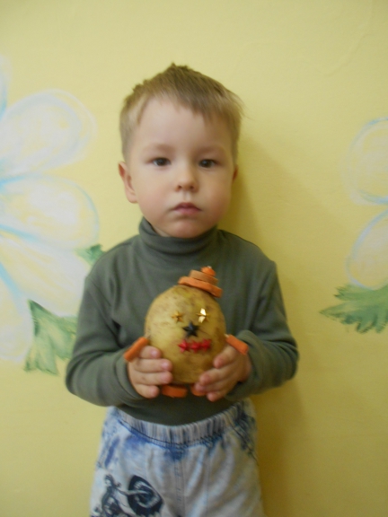Человечик из картошки Конкурс детских поделок. Ноябрь 2013 Человечик из картошки