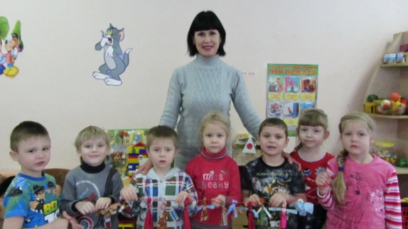 Гирлянда дружбы Международная миротворческая акция «Гирлянда дружбы» Гирлянда дружбы