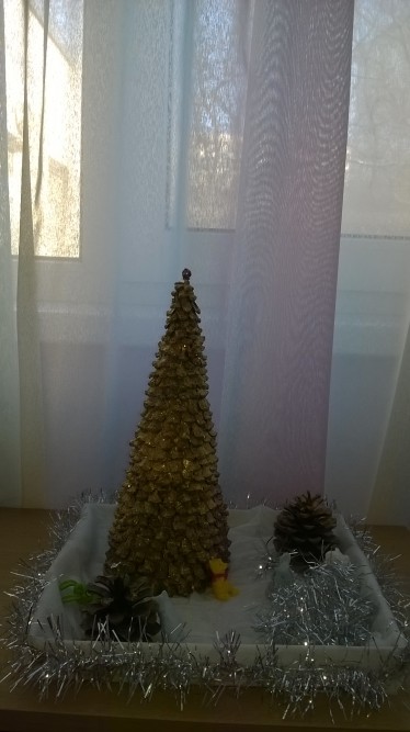 Елочка лесная, золотом покрыта.... Конкурс «Маленькой ёлочке холодно зимой». Январь 2016. Поделки и рисунки. Дошкольники Елочка лесная, золотом покрыта....