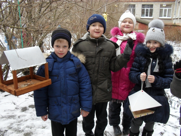 Кто поет в зимнем городе Акция «Кормушка для пичужки» Кто поет в зимнем городе