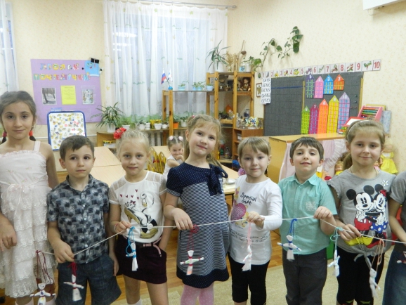 "Гирлянда дружбы" Международная миротворческая акция «Гирлянда дружбы» "Гирлянда дружбы"