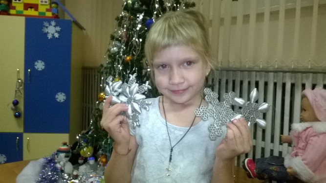 "Снежинки" Конкурс Новогодних поделок. Декабрь 2015. Дошкольники "Снежинки"