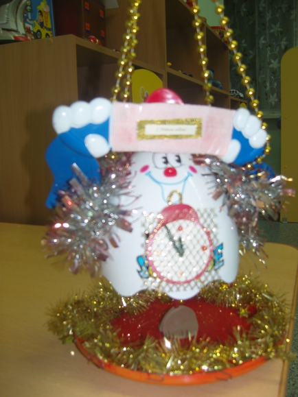 Новогодняя кормушка для птиц Конкурс детских поделок. Декабрь 2013. Дошкольники Новогодняя кормушка для птиц