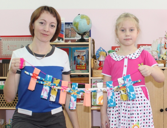 Куколки-кувадки для миротворческой акции Международная миротворческая акция «Гирлянда дружбы» Куколки-кувадки для миротворческой акции