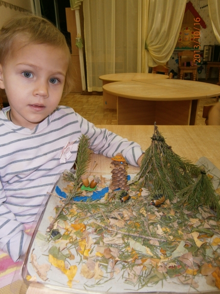 В гостях у Домовенка.JPG Конкурс детских поделок. Октябрь 2013 В гостях у Домовенка.JPG