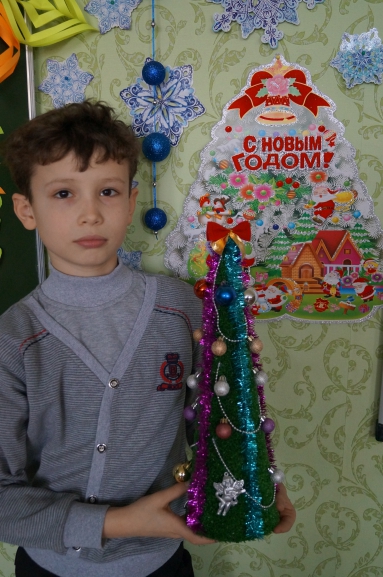 "Новогодняя коасавица" Конкурс «Маленькой ёлочке холодно зимой». Январь 2014. Поделки и рисунки. Школьники "Новогодняя коасавица"