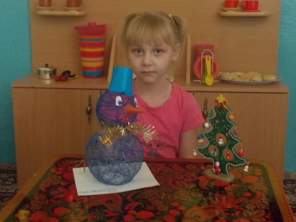Снеговик из ниток Конкурс Новогодних поделок. Декабрь 2013. Дошкольники Снеговик из ниток