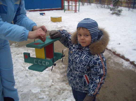 Папа может,папа может все,что угодно! Акция «Кормушка для пичужки» Папа может,папа может все,что угодно!