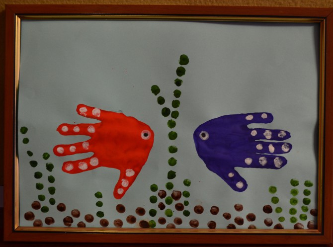 Рисование рыбок ладошками группа
