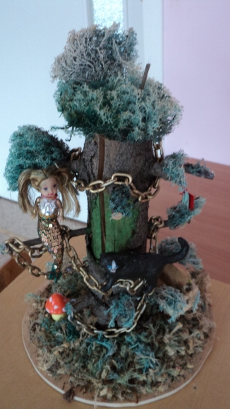 У Лукоморья.JPG Конкурс детских поделок. Октябрь 2013 У Лукоморья.JPG