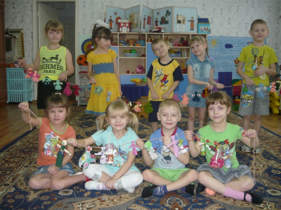 «Гирлянда дружбы» Международная миротворческая акция «Гирлянда дружбы» «Гирлянда дружбы»