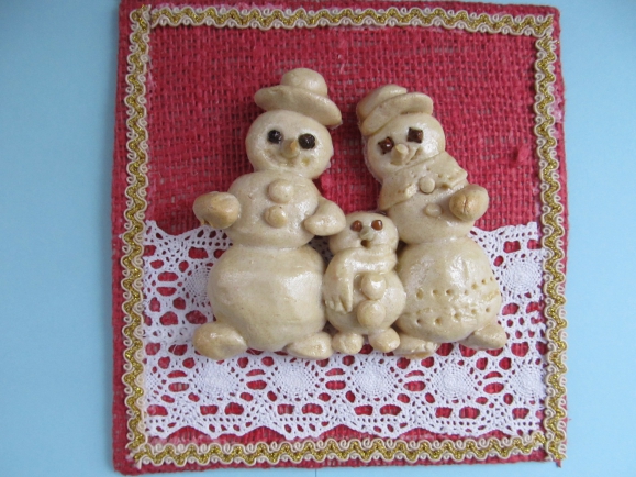 Семья снеговичков Конкурс детских поделок. Декабрь 2013. Дошкольники Семья снеговичков