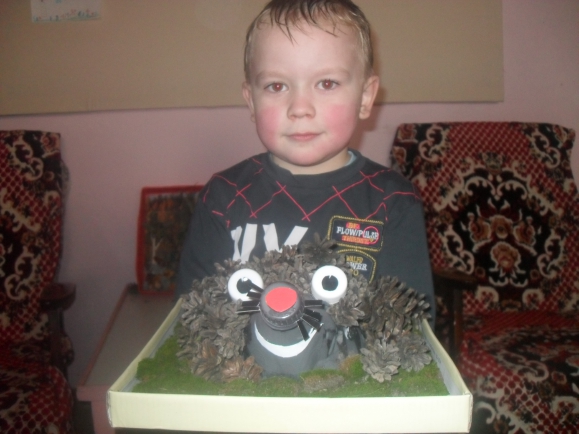 Весёлый ёжик. Конкурс детских поделок. Ноябрь 2013 Весёлый ёжик.