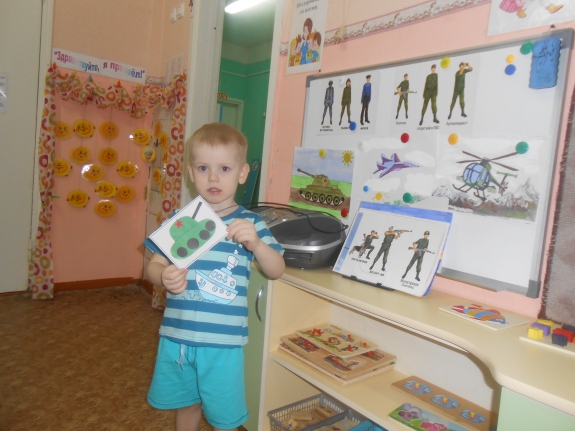 Первый подарок папе от сына Арсения. Конкурс «Подарок для папы» приуроченный к 23 февраля. Февраль 2015. Поделки. Дошкольники Первый подарок папе от сына Арсения.