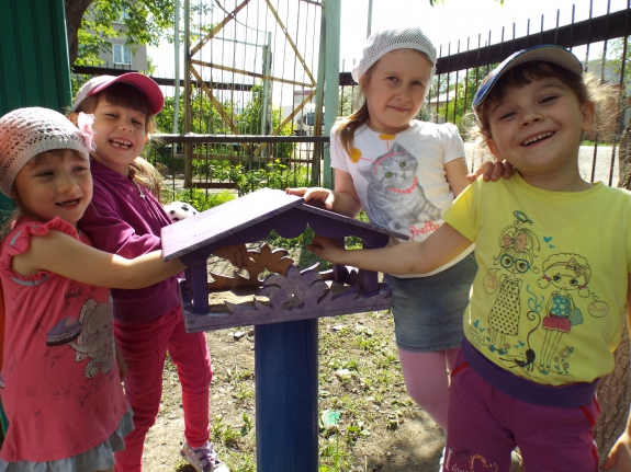 Прилетайте птицы к нам! Акция «Кормушка для пичужки» Прилетайте птицы к нам!