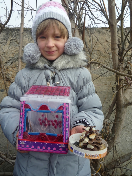 Помогайте маленьким пернатым зимой! Акция «Кормушка для пичужки» Помогайте маленьким пернатым зимой!