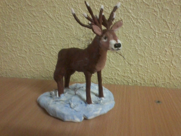 Олень рисунок детский. Сказочный олень рисунок. Лесной северный олень конкурс рисунков. Поделка в садик олень. Поделка животные севера.